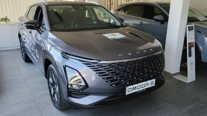OMODA 5 - šedá - 729 000 Kč