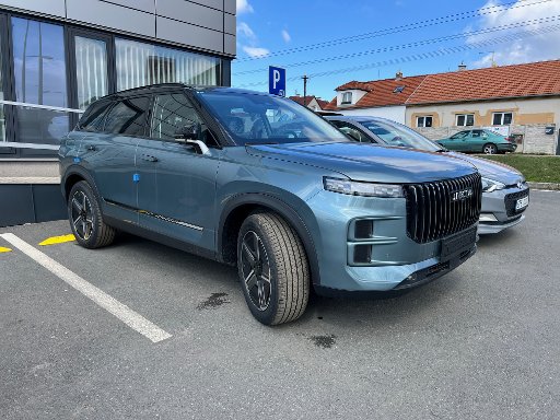 JAECOO J7 - šedá - 777 600 Kč